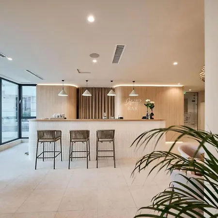Rafine Alezzi Infinity Resort&spa * ナボダリ