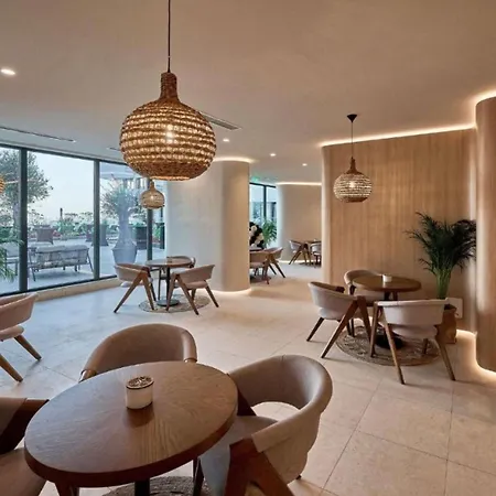Rafine Alezzi Infinity Resort&spa ナボダリ