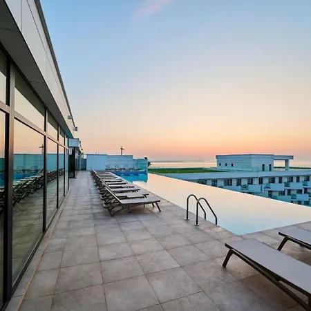 Rafine Alezzi Infinity Resort&spa ナボダリ