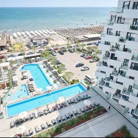 Rafine Alezzi Infinity Resort&spa Apartment Navodari