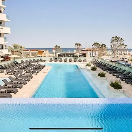 Rafine Alezzi Infinity Resort&spa Apartment Navodari